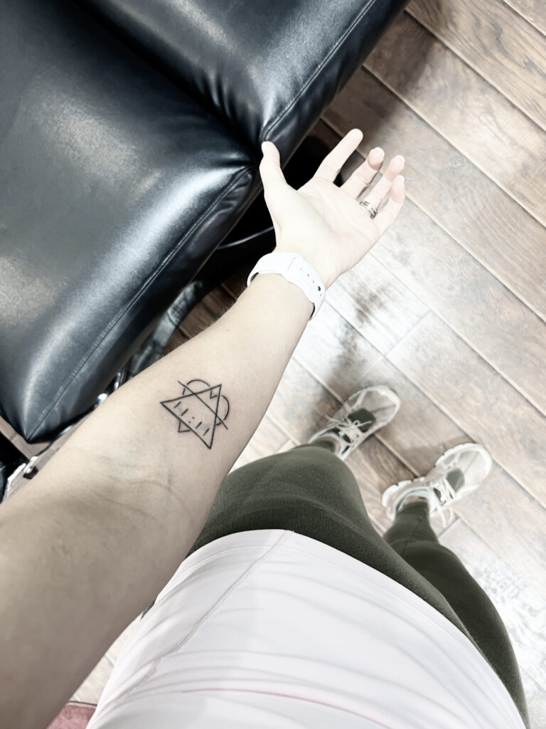 57+ minimalist tattoo Ideas [Best Designs] • Canadian Tattoos